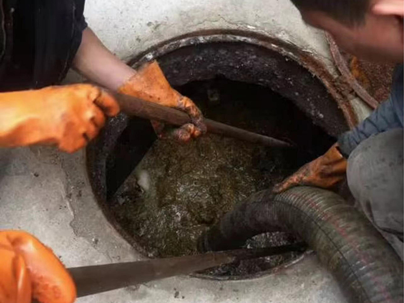 安达清理化粪池时如何避免沼气的危害?